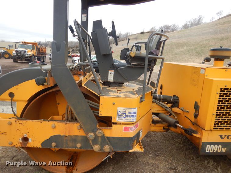 image for item MY9029 Volvo DD90HF  double drum vibratory roller