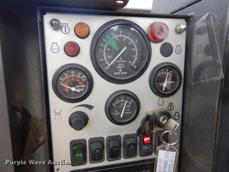 image for item MY9029 Volvo DD90HF  double drum vibratory roller