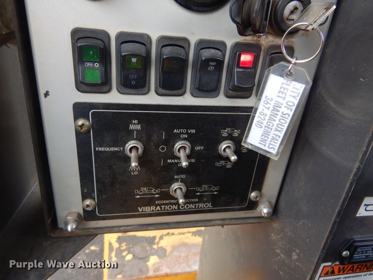 image for item MY9029 Volvo DD90HF  double drum vibratory roller