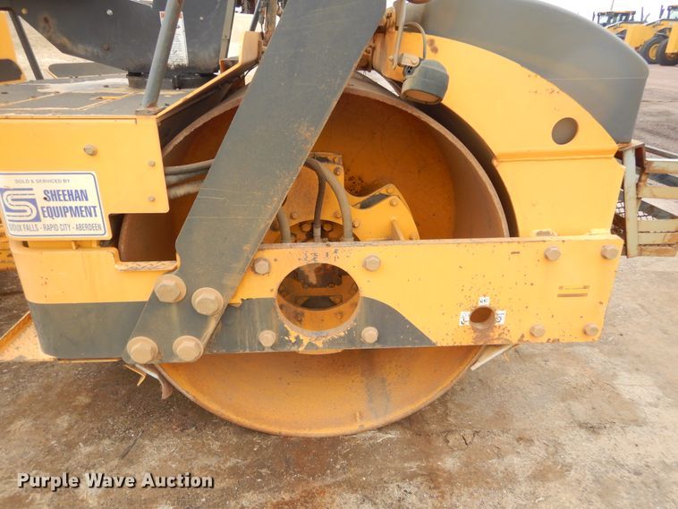 image for item MY9029 Volvo DD90HF  double drum vibratory roller