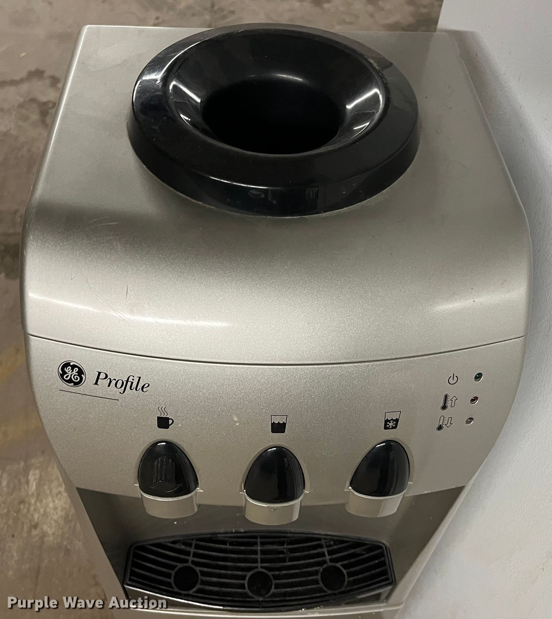 Appliances in Wichita, KS Item HR9913 for sale Purple Wave