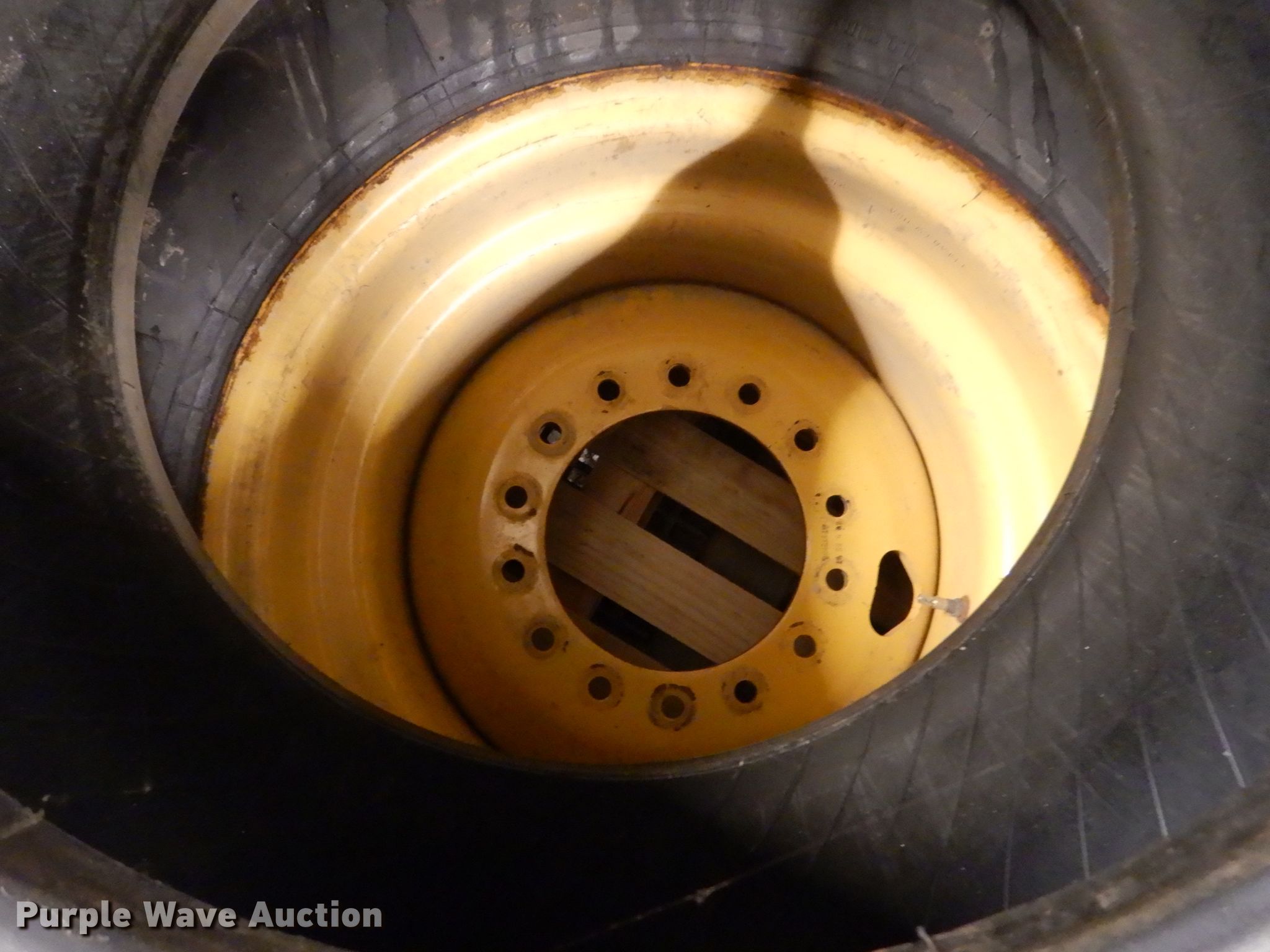 (2) 17.5R25 tires in Sioux Falls, SD Item IU9848 sold Purple Wave