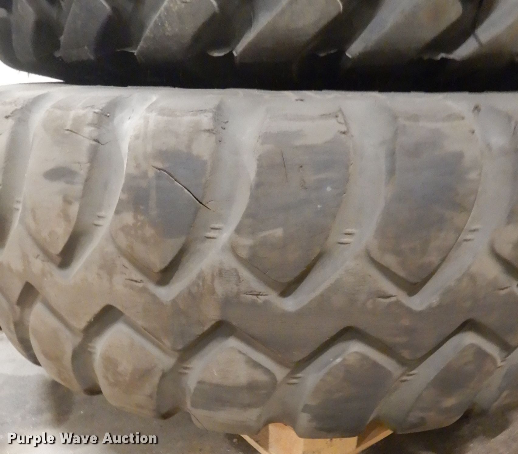 (2) 17.5R25 tires in Sioux Falls, SD Item IU9848 sold Purple Wave