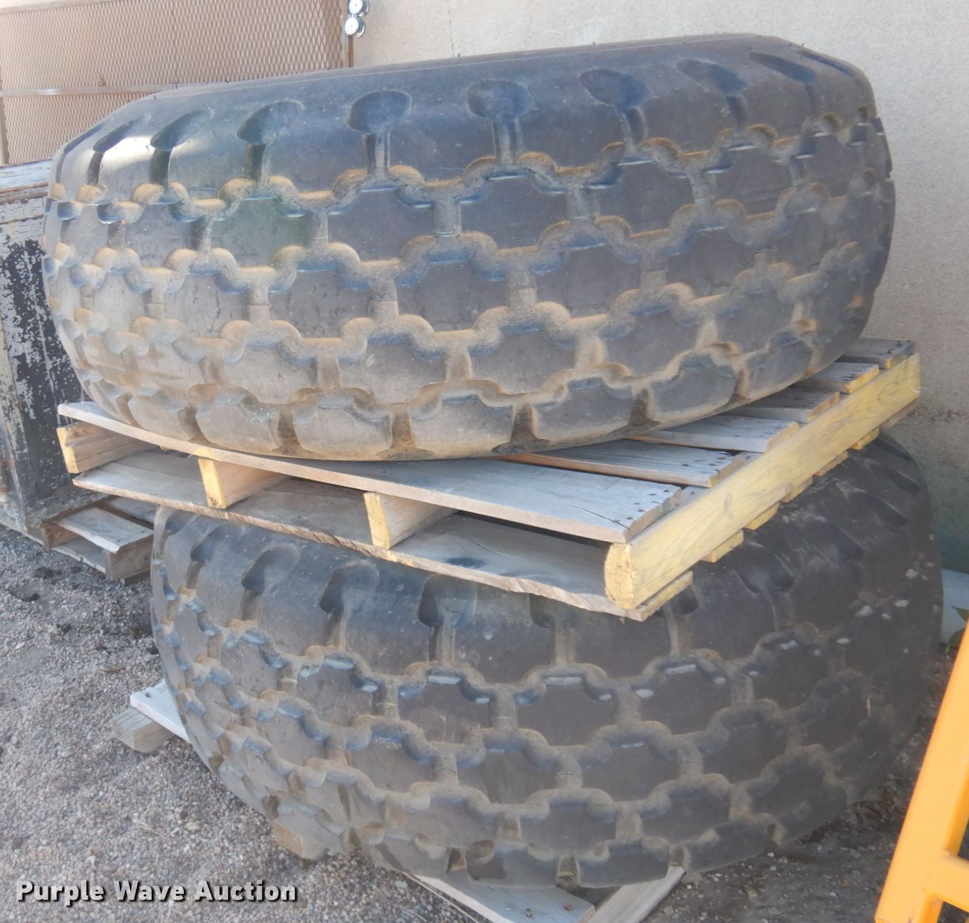 (2) 1826 tires in Garden City, KS Item JZ9843 sold Purple Wave