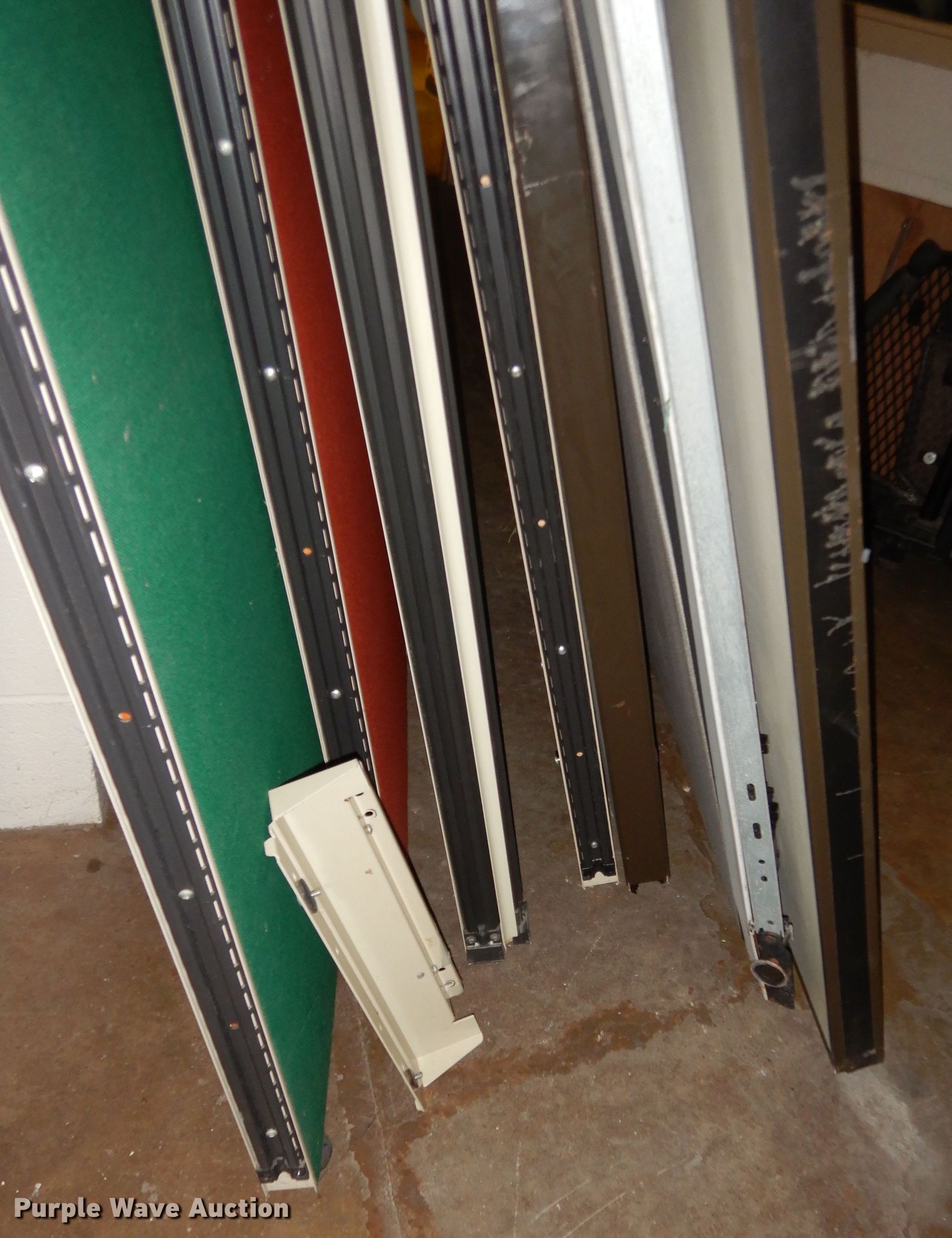 Furniture in Salina, KS Item KM9561 sold Purple Wave