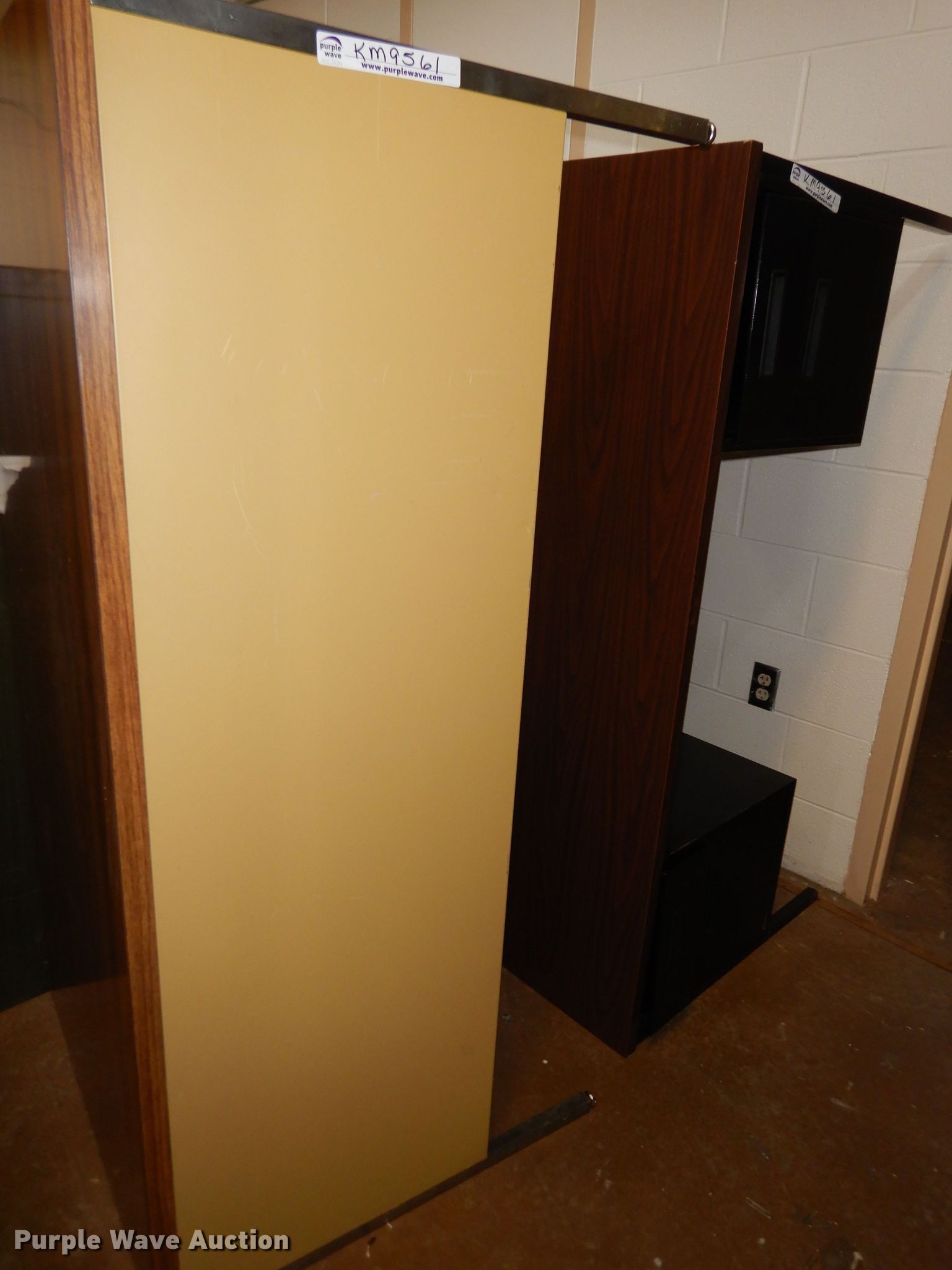 Furniture in Salina, KS Item KM9561 sold Purple Wave