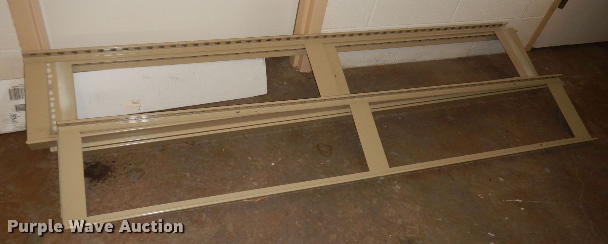 Furniture in Salina, KS Item KM9561 sold Purple Wave