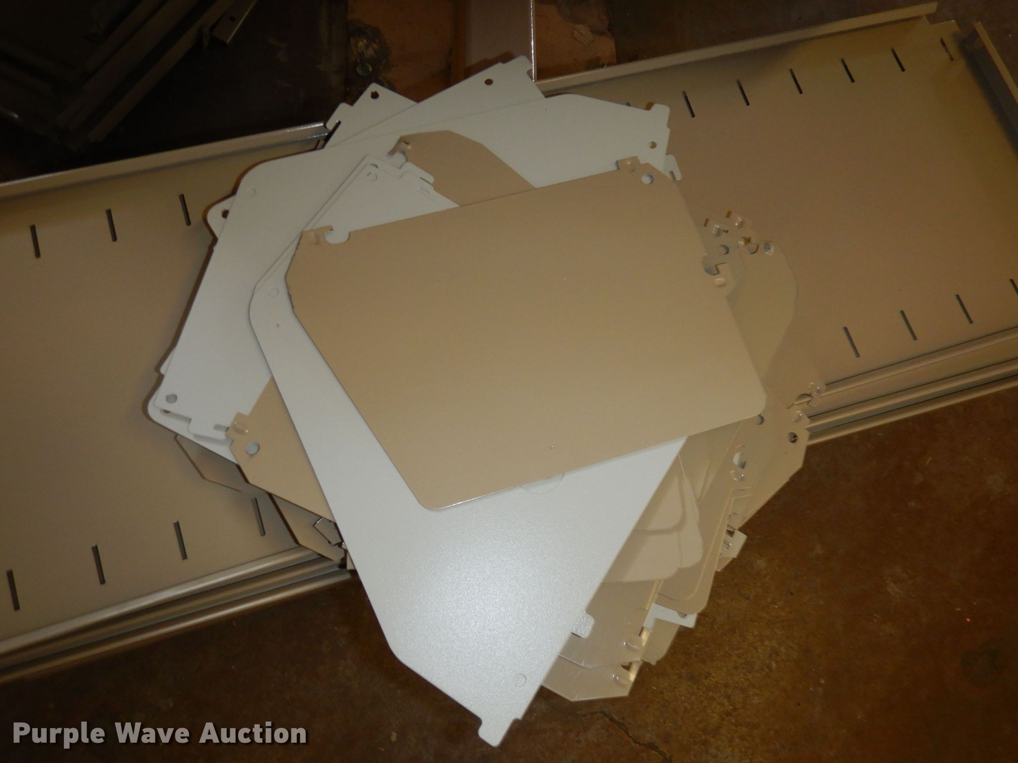 Furniture in Salina, KS Item KM9561 sold Purple Wave