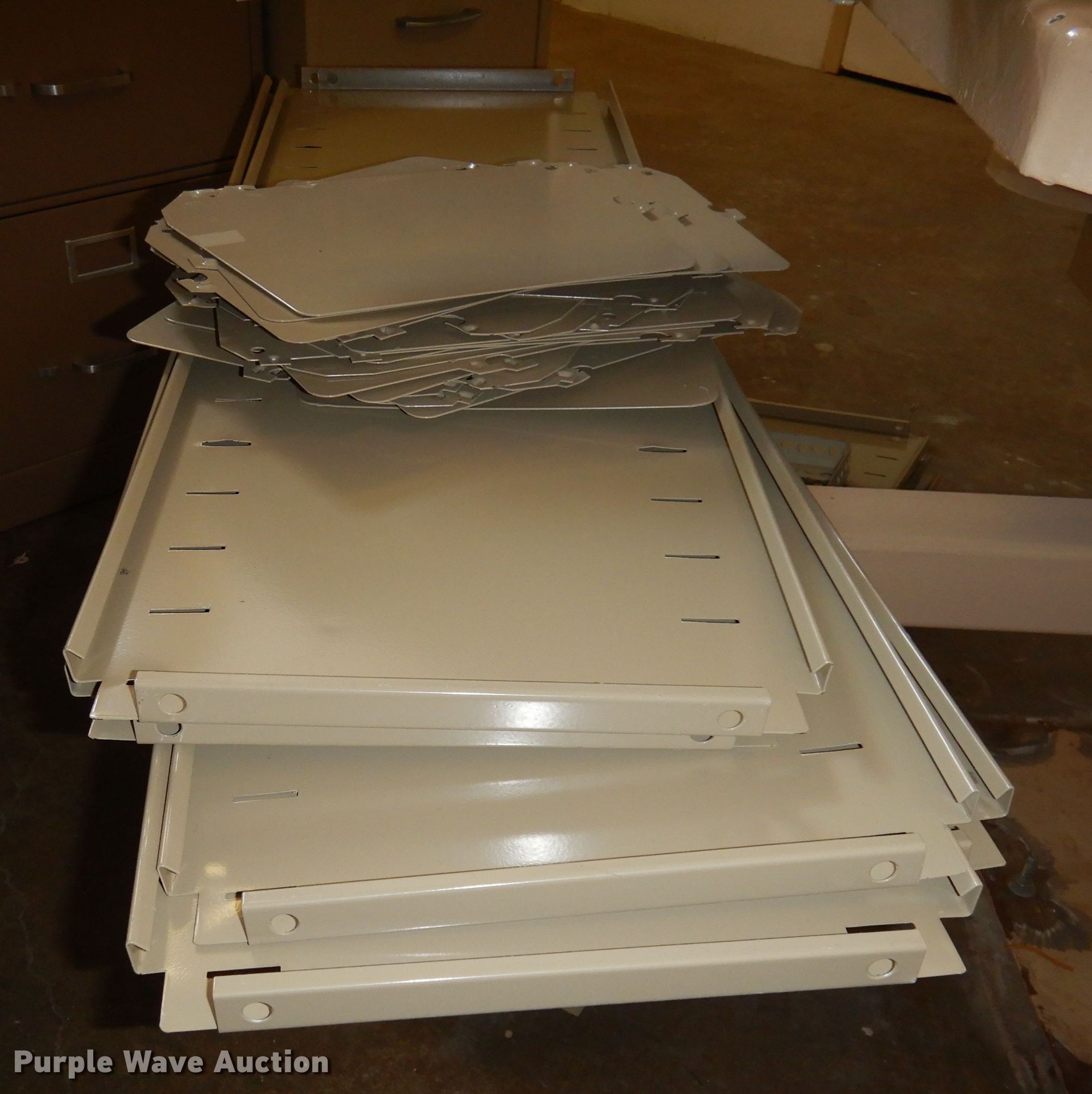 Furniture in Salina, KS Item KM9561 sold Purple Wave