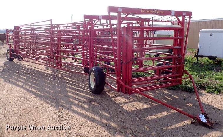 image for item DI1847 Diamond W  corral