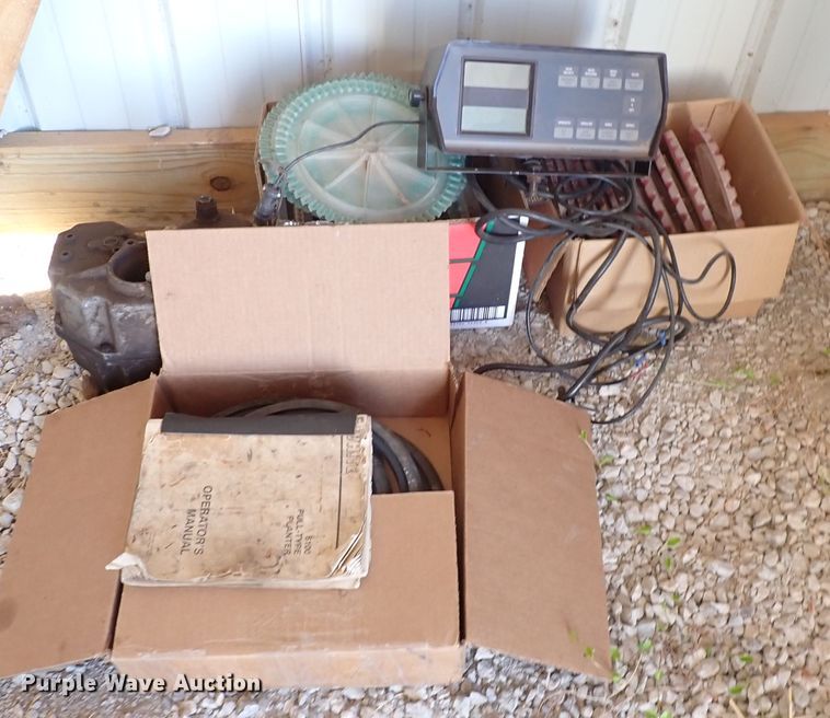 image for item DI1902 White 6106  planter