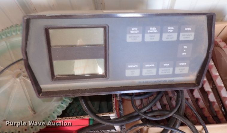 image for item DI1902 White 6106  planter