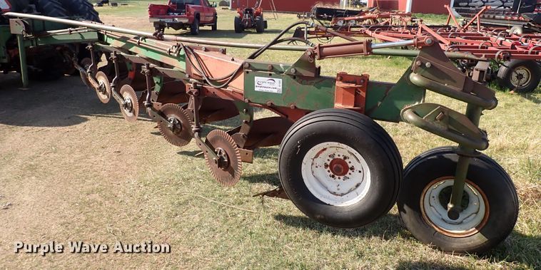 image for item DI1905 Oliver 588  six bottom plow