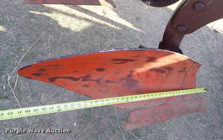 image for item DI1905 Oliver 588  six bottom plow