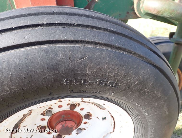 image for item DI1905 Oliver 588  six bottom plow