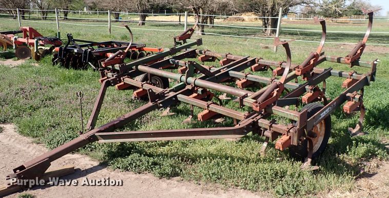 image for item DI1939 Brillion  field cultivator
