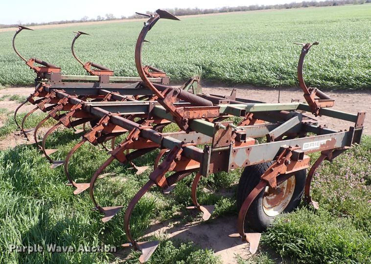 image for item DI1939 Brillion  field cultivator