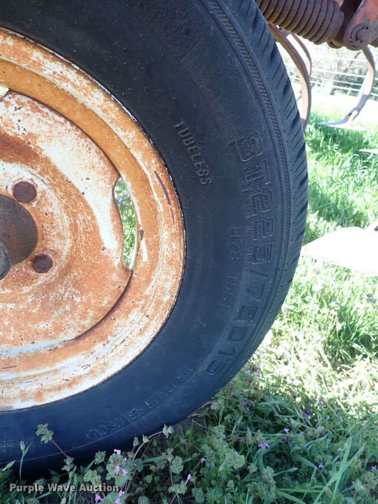 image for item DI1939 Brillion  field cultivator