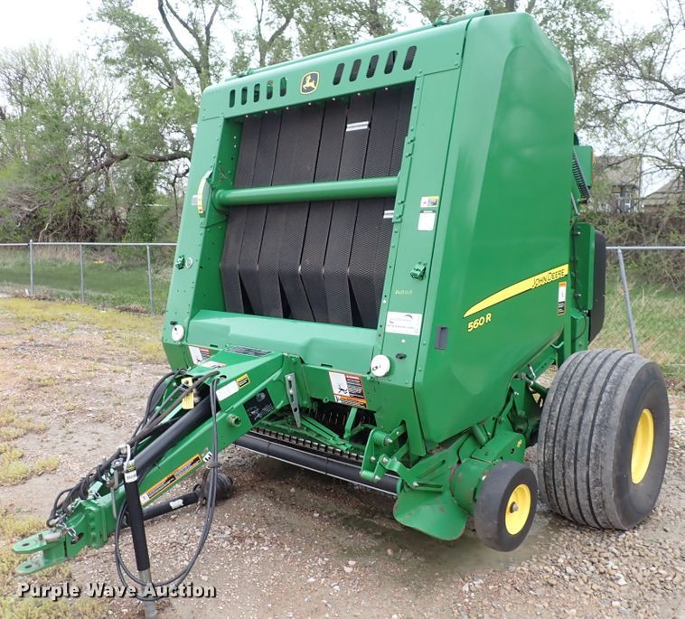 image for item DI1954 John Deere 560R  round baler