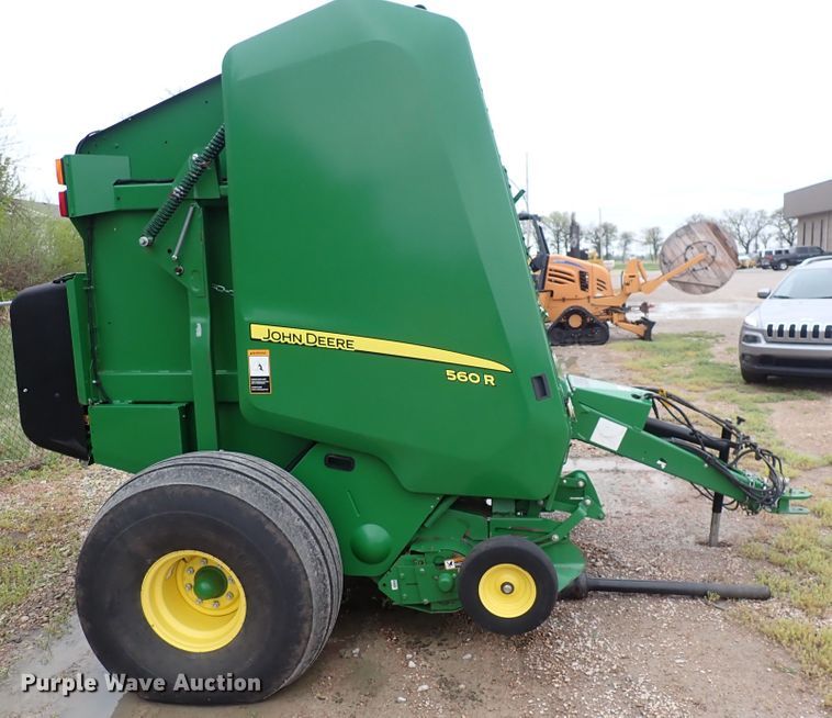 image for item DI1954 John Deere 560R  round baler