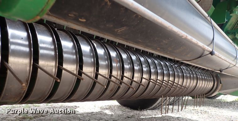 image for item DI1954 John Deere 560R  round baler