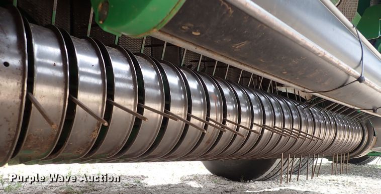 image for item DI1954 John Deere 560R  round baler