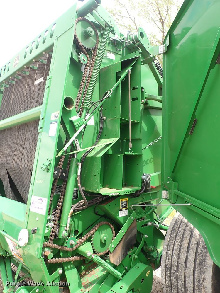 image for item DI1954 John Deere 560R  round baler