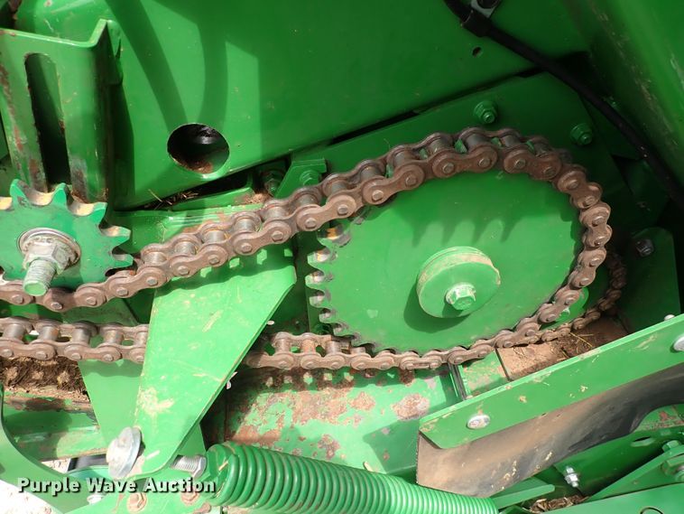 image for item DI1954 John Deere 560R  round baler