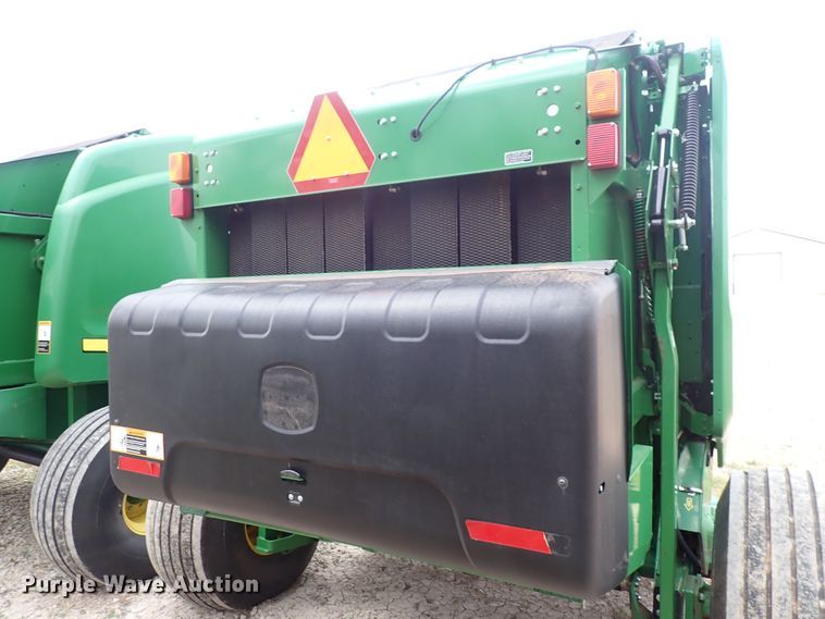 image for item DI1954 John Deere 560R  round baler