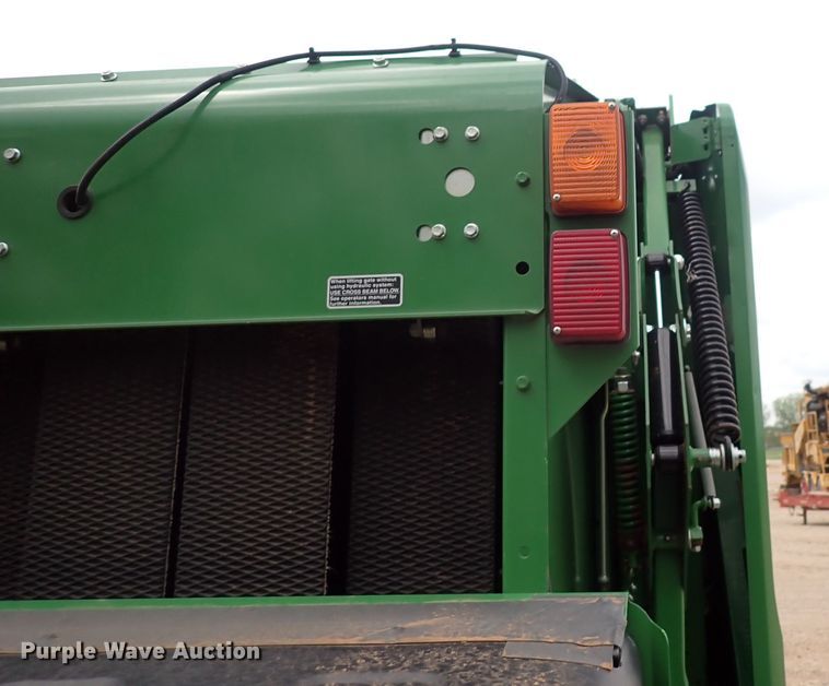 image for item DI1954 John Deere 560R  round baler