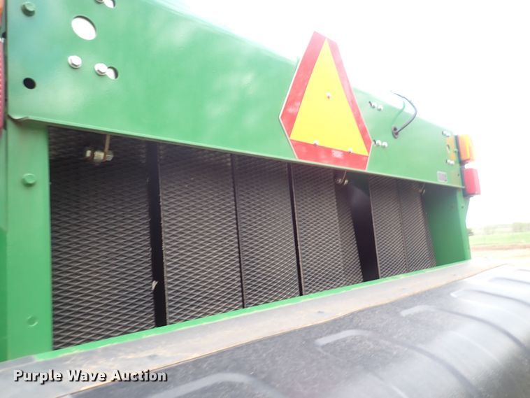 image for item DI1954 John Deere 560R  round baler