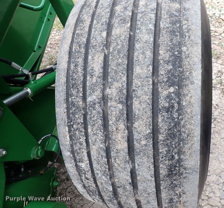 image for item DI1954 John Deere 560R  round baler