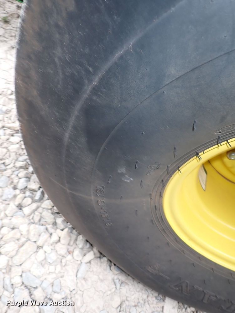 image for item DI1954 John Deere 560R  round baler