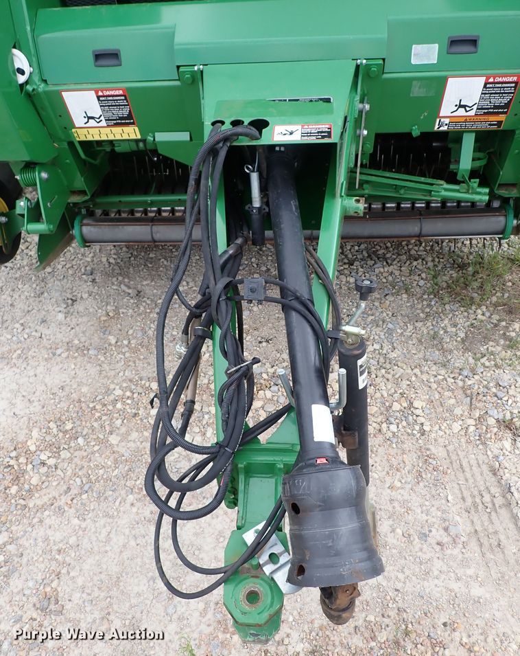 image for item DI1955 John Deere 569  round baler