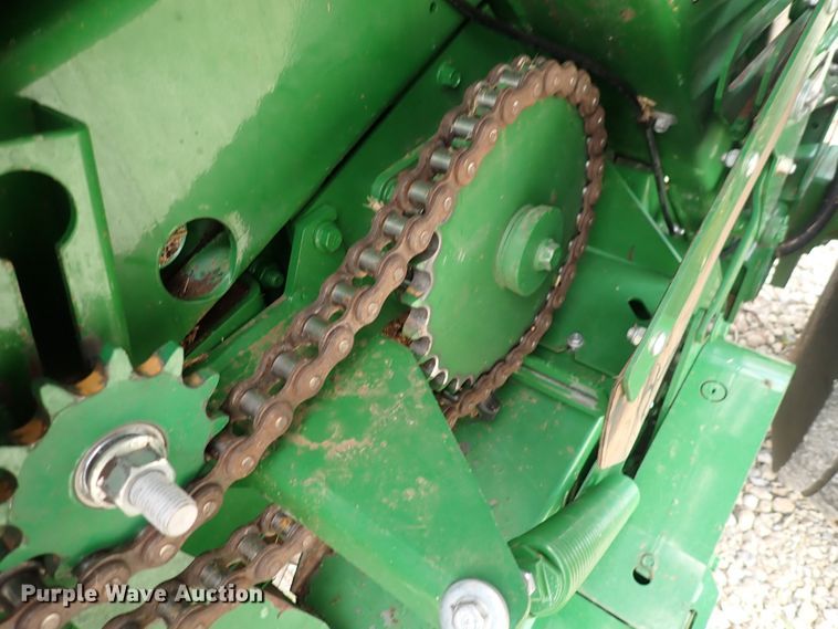 image for item DI1955 John Deere 569  round baler