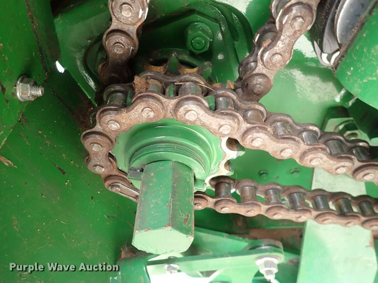 image for item DI1955 John Deere 569  round baler