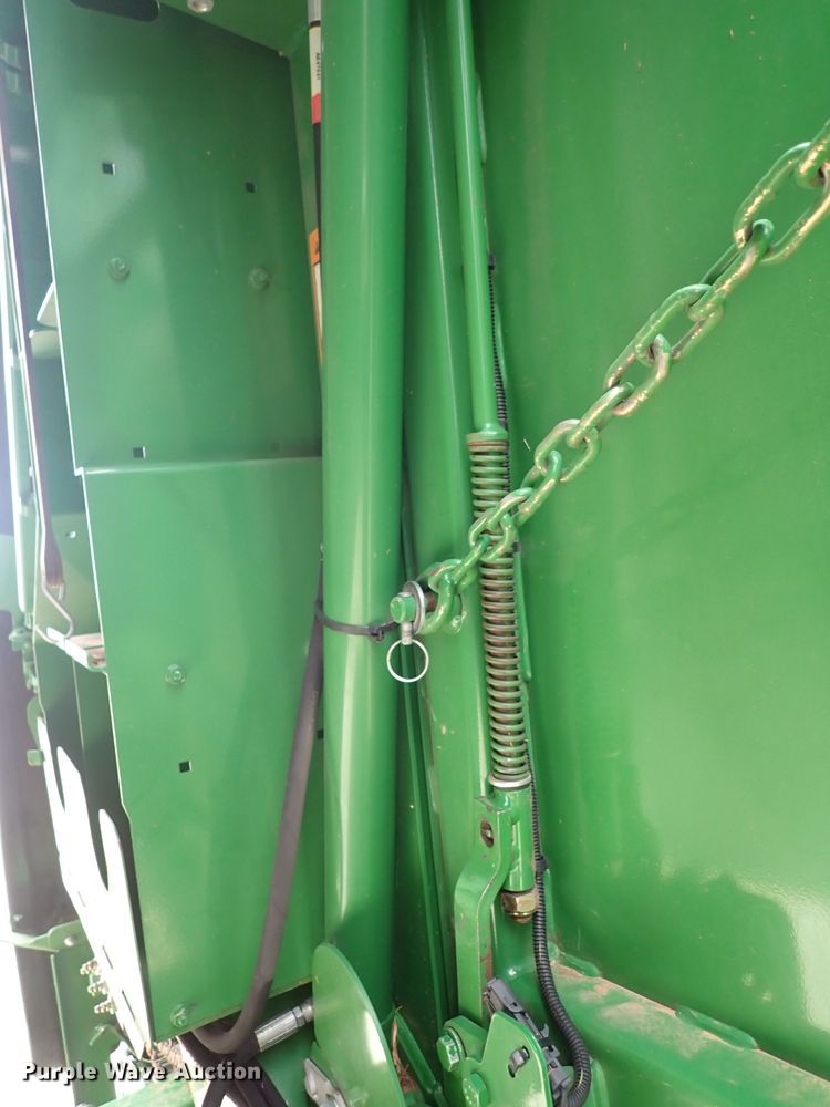 image for item DI1955 John Deere 569  round baler