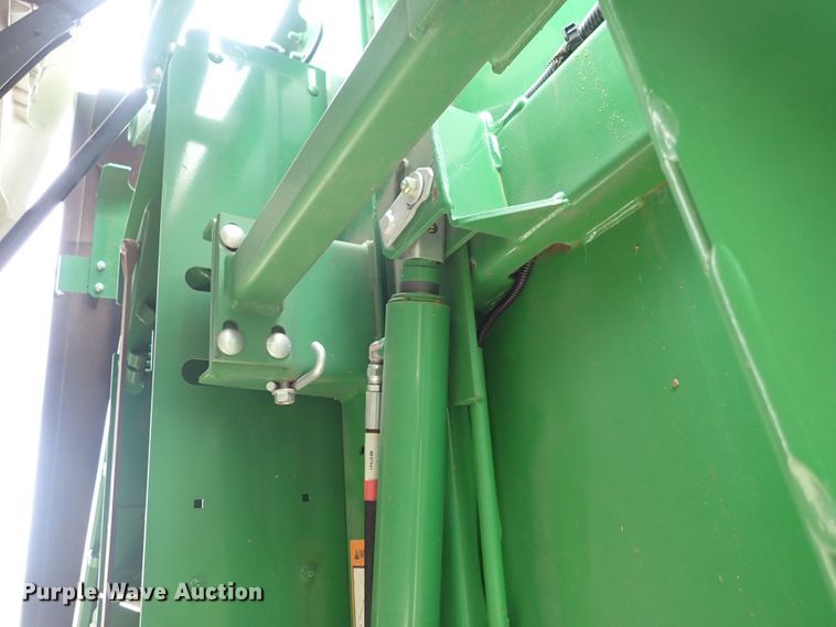 image for item DI1955 John Deere 569  round baler