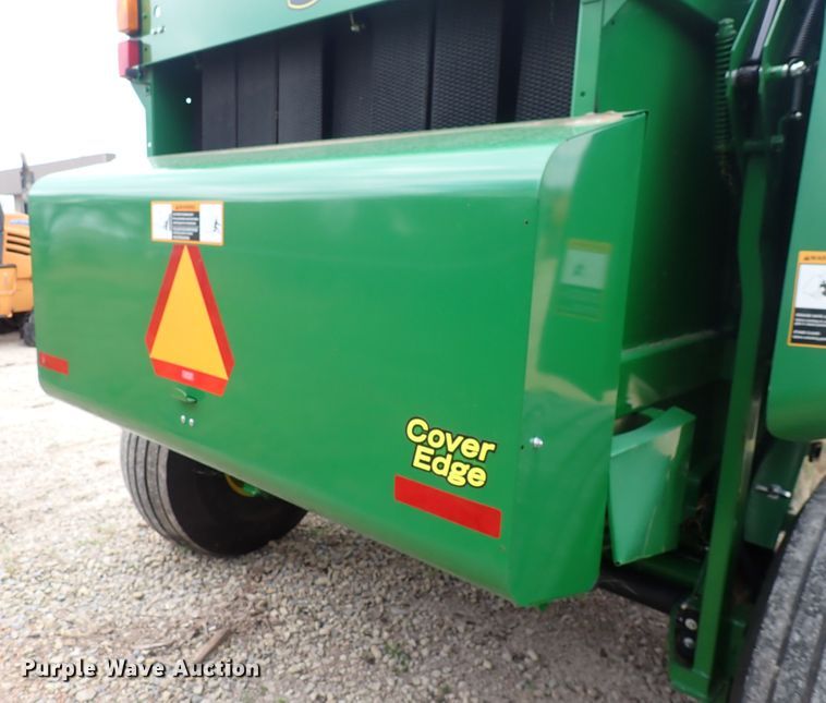 image for item DI1955 John Deere 569  round baler