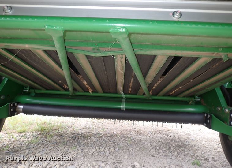 image for item DI1955 John Deere 569  round baler