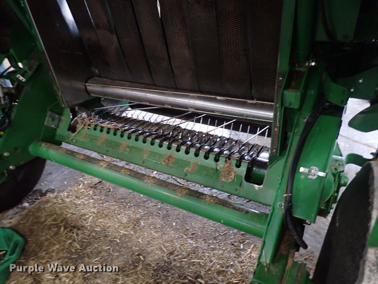 image for item DI1955 John Deere 569  round baler