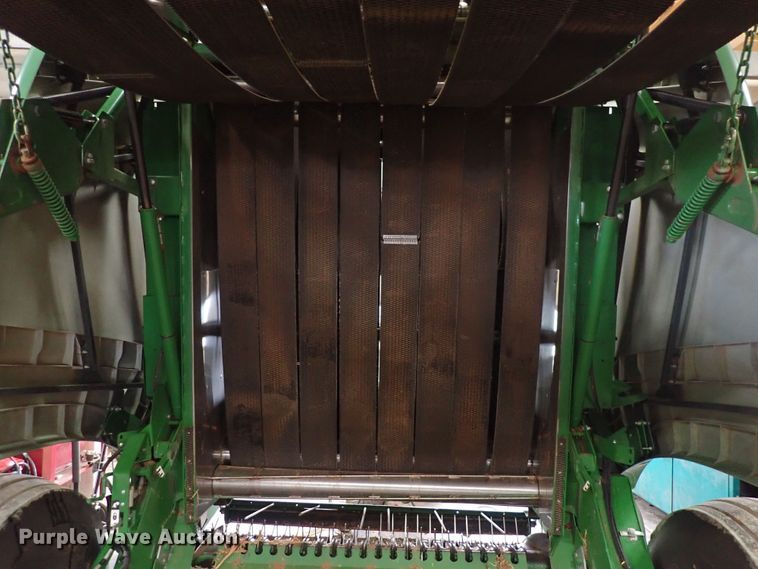 image for item DI1955 John Deere 569  round baler