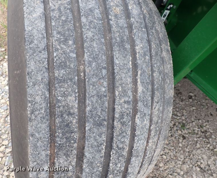 image for item DI1955 John Deere 569  round baler