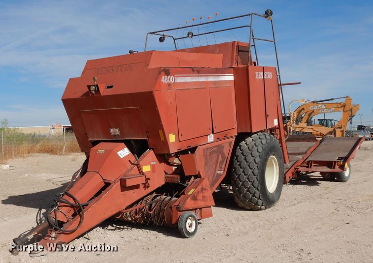 image for item DI8737 1984 Hesston 4800  large square baler
