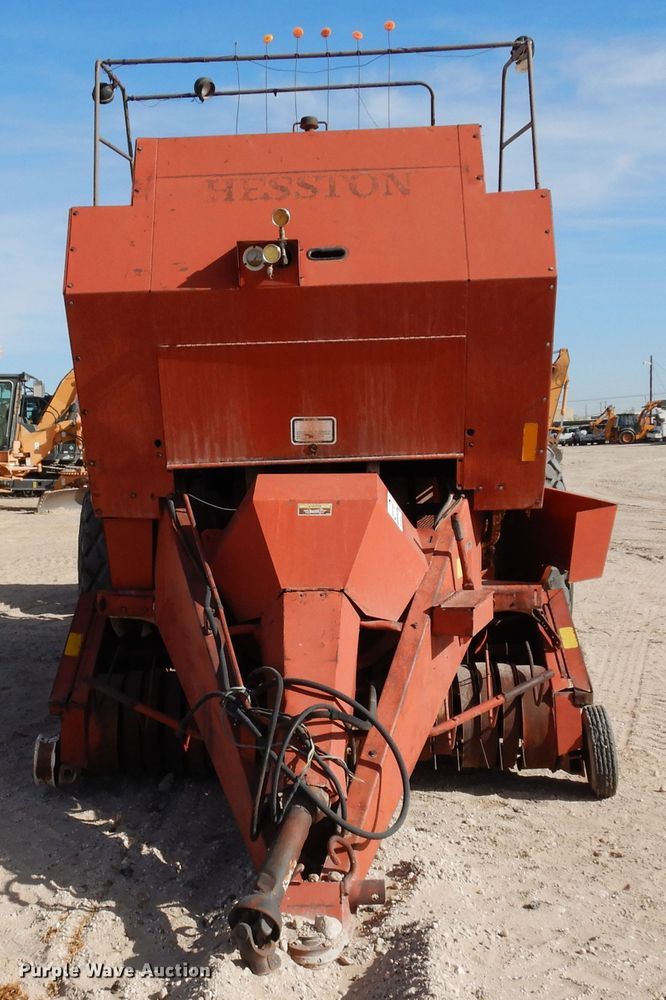 image for item DI8737 1984 Hesston 4800  large square baler