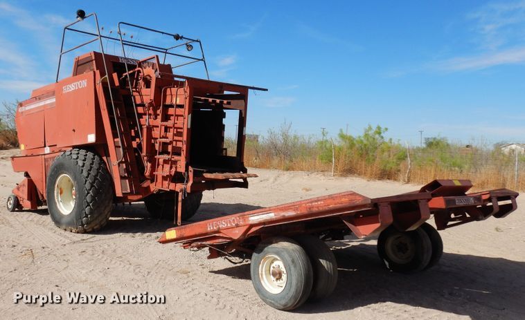 image for item DI8737 1984 Hesston 4800  large square baler