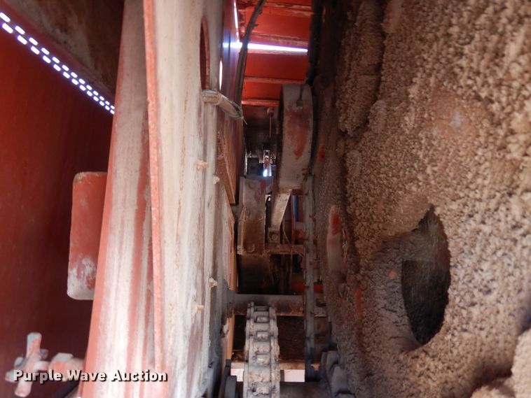 image for item DI8737 1984 Hesston 4800  large square baler