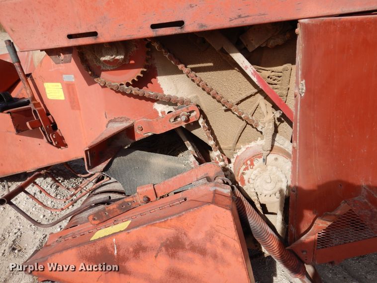 image for item DI8737 1984 Hesston 4800  large square baler