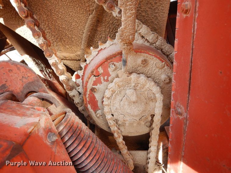 image for item DI8737 1984 Hesston 4800  large square baler