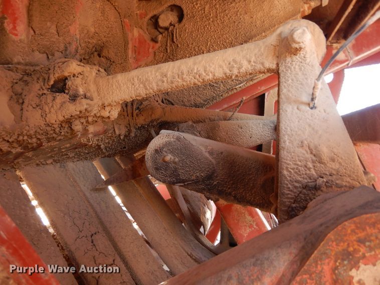 image for item DI8737 1984 Hesston 4800  large square baler